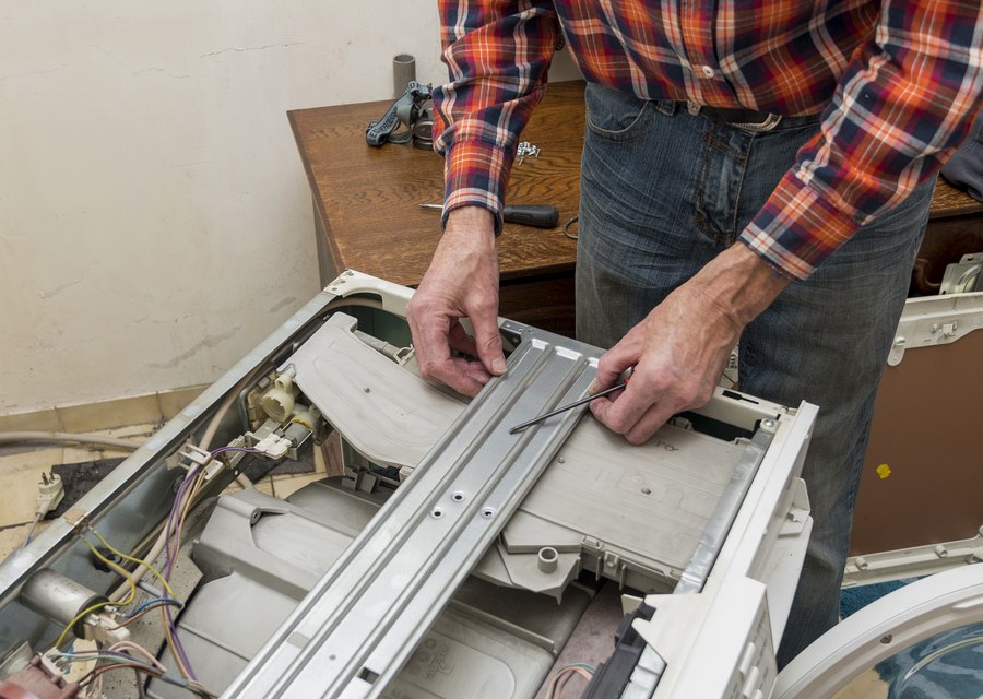 Reyniel Handyman handyman service in Herndon, VA