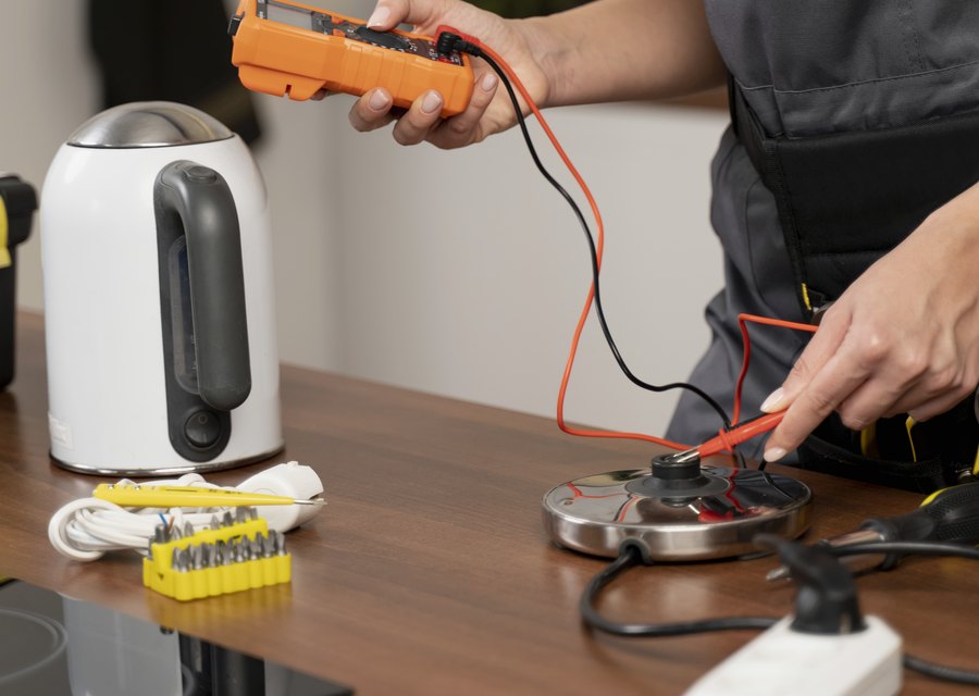El Handyman handyman service in Bellevue, WA